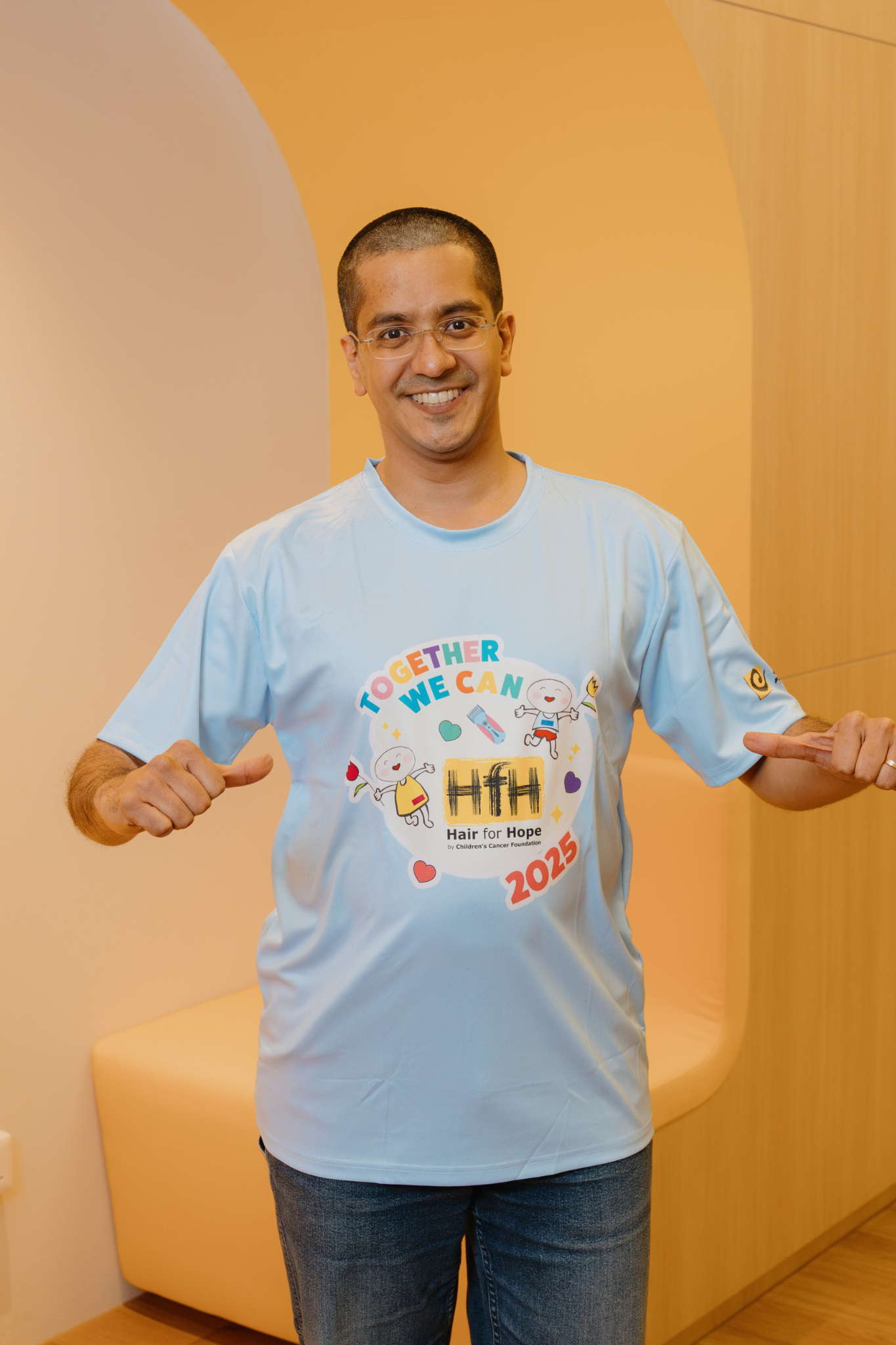 The Oncologist Who Left His Curls on the Floor for a Bigger Cause